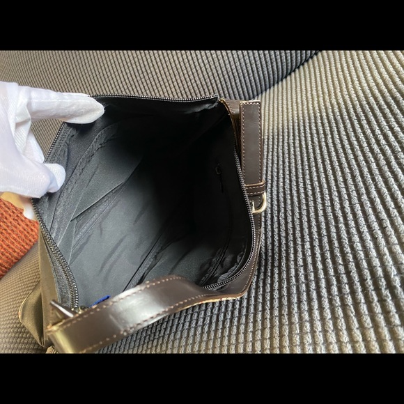 BURBERRY - Picture 7 of 13